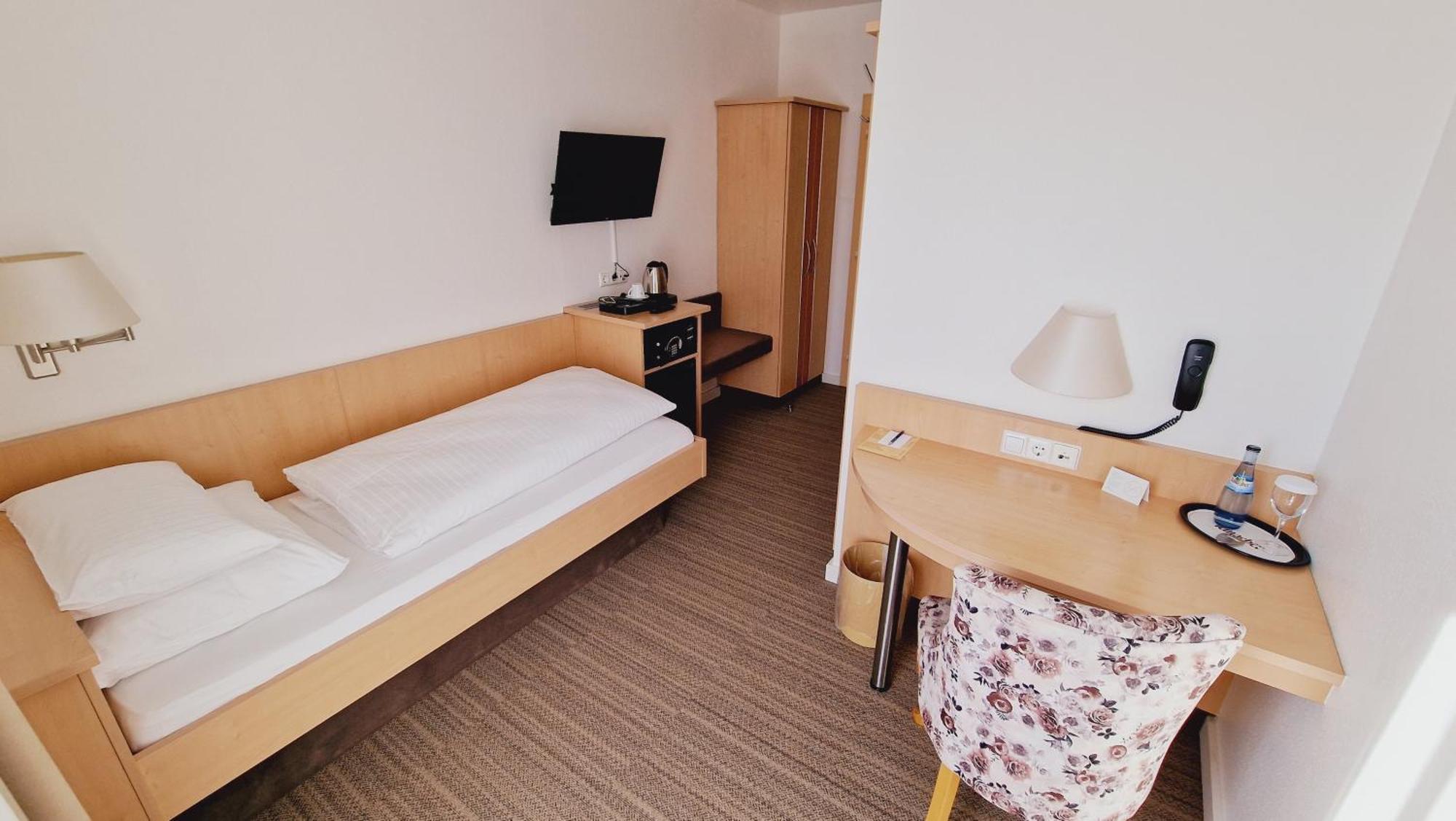 Hotel Garni Superior Metzingen  Exterior photo